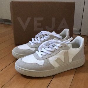 VEJA sneakers US size 7 / Euro 38